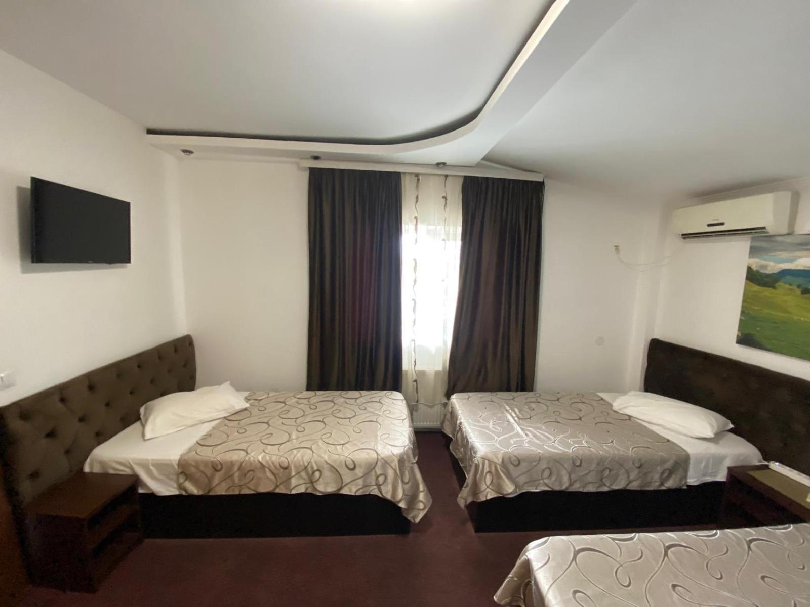 Pensiunea Toma Ploiesti Exterior photo